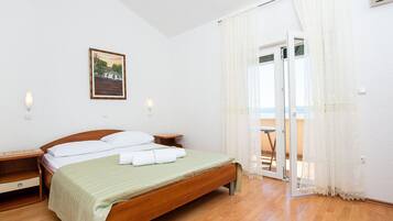 Apartment | 2 bedrooms, individually furnished, bed sheets