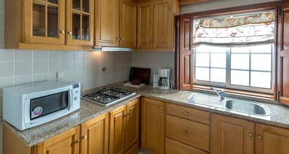 Cozy Cottage in Vila Flor With Swimming Pool
