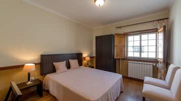 Cottage | 3 bedrooms, individually furnished, bed sheets