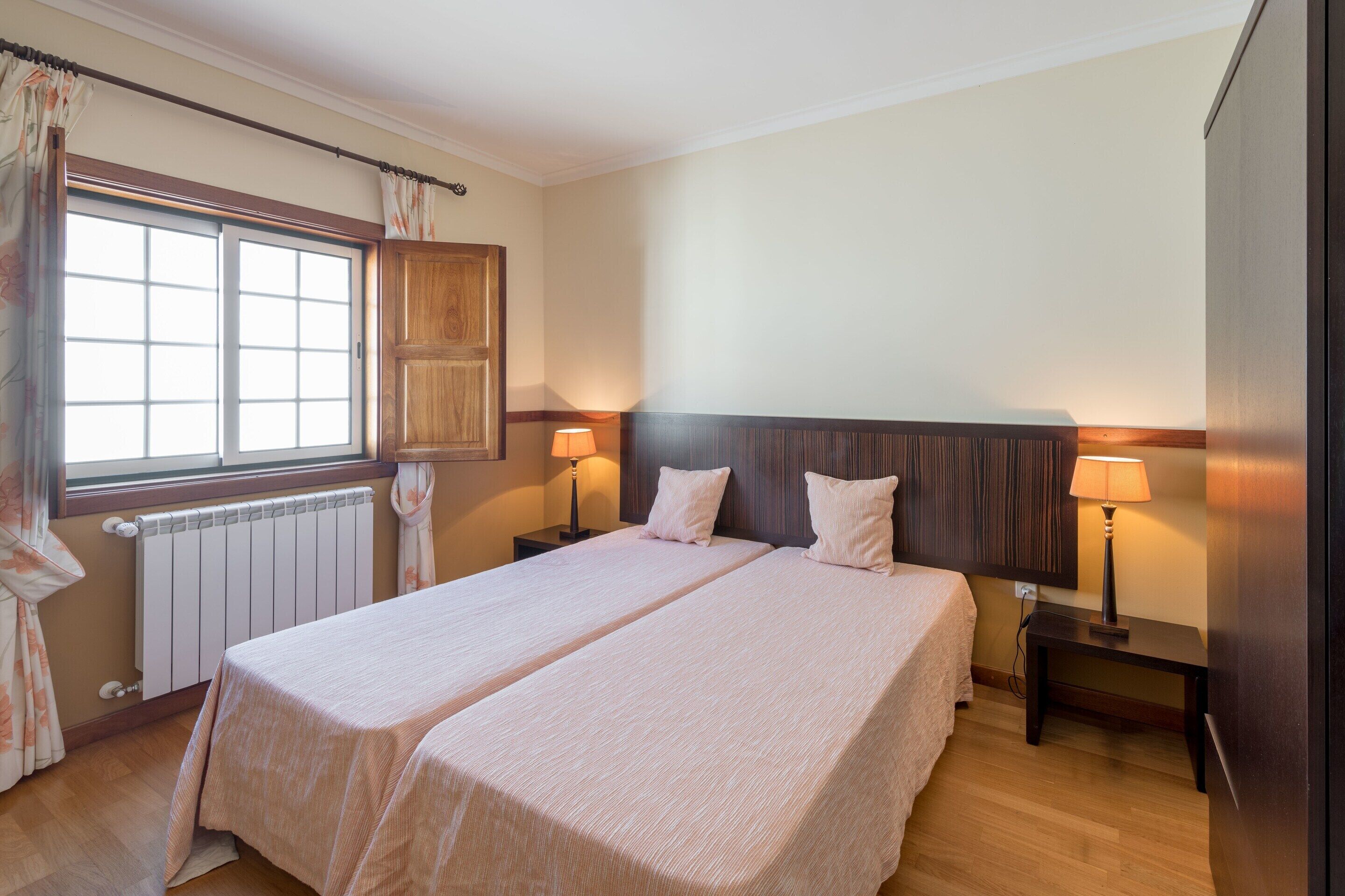 Cottage | 3 bilik tidur, dilengkapkan perabot secara berasingan, cadar katil 