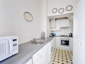 Ferienhaus | Eigene Küche | Kühlschrank, Mikrowelle, Ofen, Herdplatte
