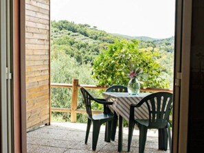 House | Dining - Snug Holiday Home in Castagneto Carducci near Thermal Bath (Castagneto Carducci)