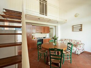 House | Dining - Snug Holiday Home in Castagneto Carducci near Thermal Bath (Castagneto Carducci)