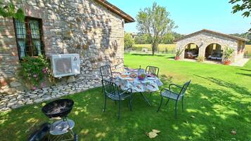 Cottage | Dining