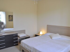 House | 2 bilik tidur, dilengkapkan perabot secara berasingan 