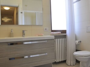 House | Bathroom