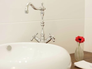 Bathroom - Stunning Views Hill Side Villa With Infinity Pool & Indoor Floor Aquarium (Makarska)