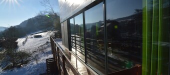 Lovely Modern Cottage With Sauna, Bubble Baths and Even a Beach on the River