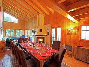 Chalet | Dining