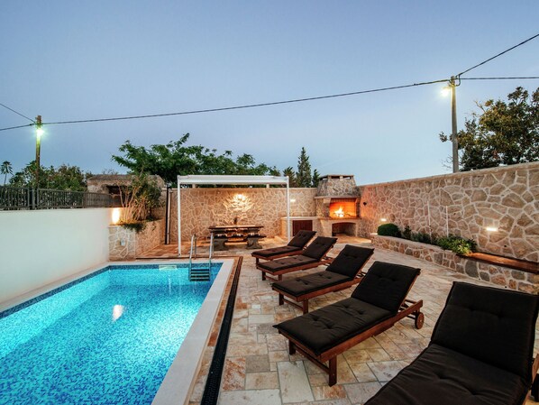 Outdoor pool - Stunning Villa With Swimming Pool in Vinjerac (Posedarje)