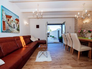 Dining - Stunning Villa With Swimming Pool in Vinjerac (Posedarje)
