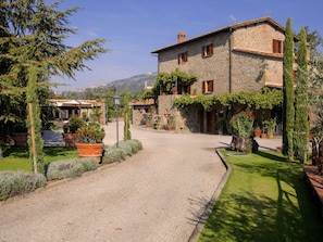 Villa | Exterior