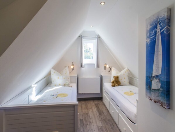 4 bedrooms, individually furnished