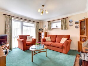 DVD player - Delightful Holiday Home in Cornwall With Garden (Padstow)