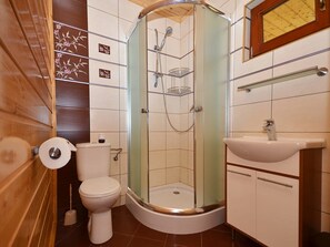 Cottage | Bathroom