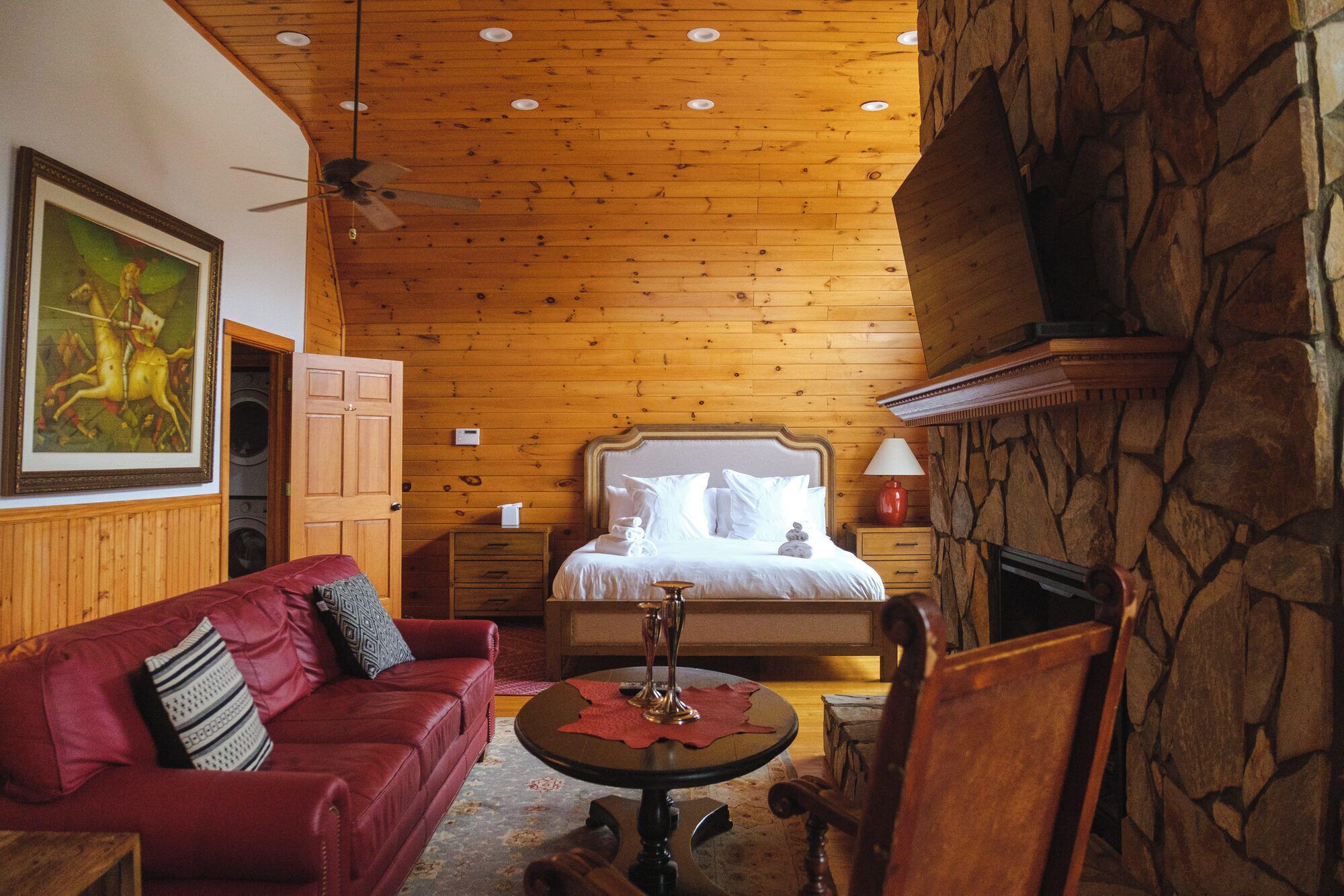 The Sun Suite | Premium bedding, individually decorated, individually furnished