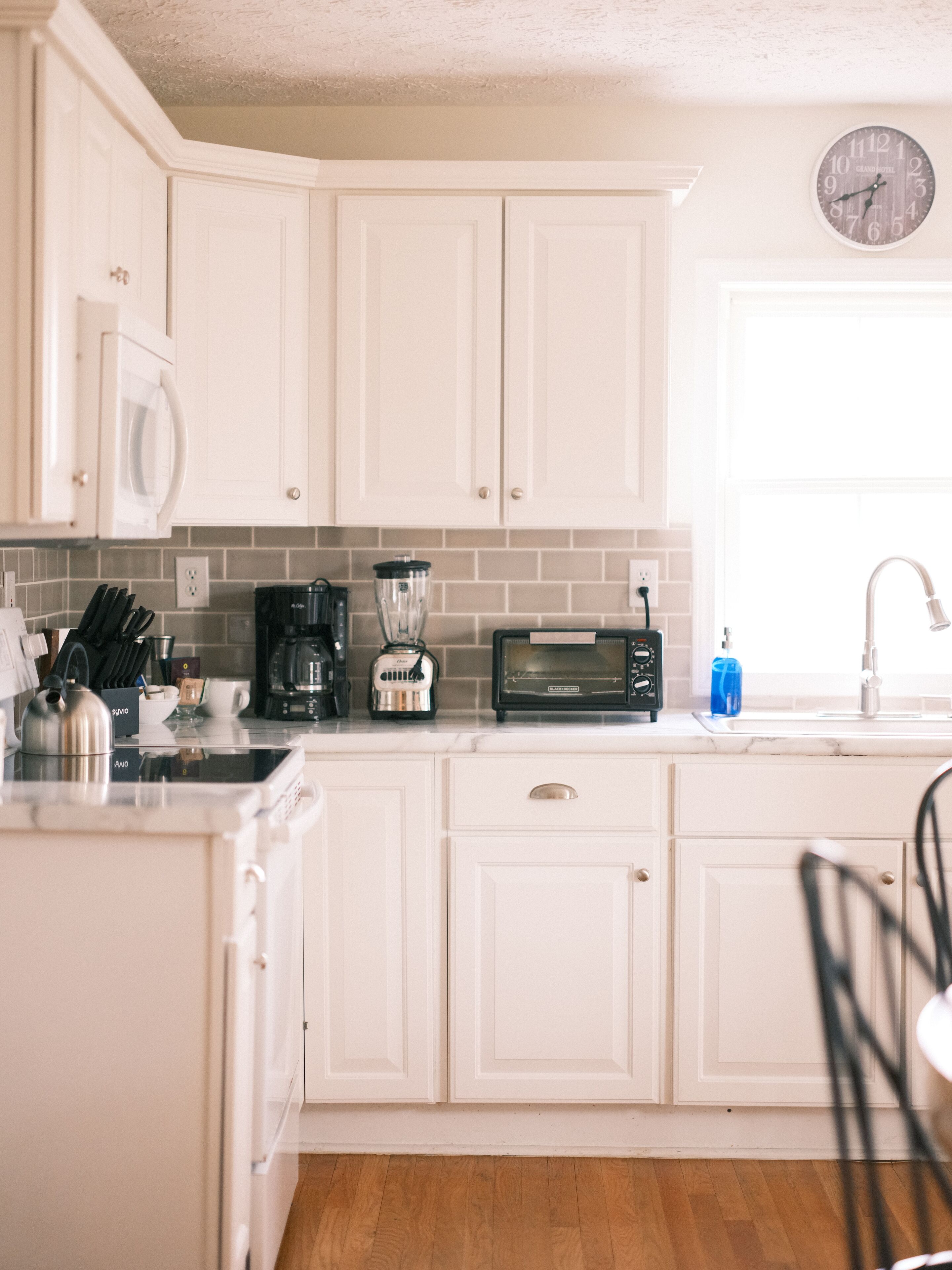 平房 | 私人廚房 | 咖啡機/沖茶器、高腳椅、廚房用具/餐具/器皿、提供環保清潔產品