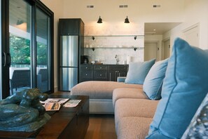 Luxury Studio Suite | Living area