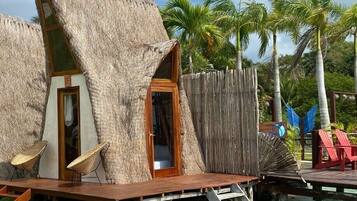 Panoramic Cabin - Shared Bathroom