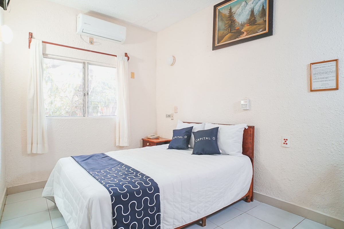 Standard Room | Iron/ironing board, free WiFi, bed sheets