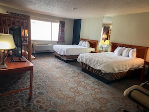 Familienzimmer (2 Queen and Bunk Bed)