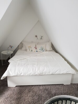 2 slaapkamers, babybedden, wifi, beddengoed