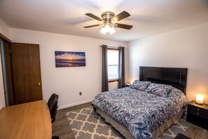 3 bedrooms, desk, iron/ironing board, free WiFi