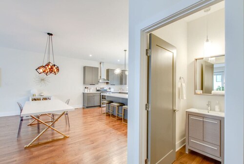 Ultra Luxury Home-Mins To Broadway-Comfy Beds