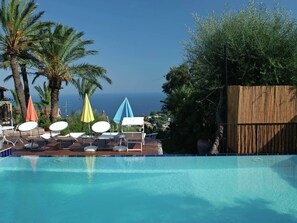Outdoor pool - Beautiful Apartment in Beautiful Hamlet Attractive Decor and Communal Pool (Aci Catena)