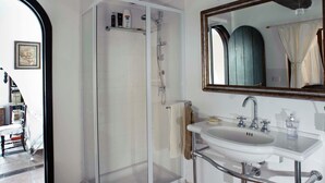 Ferienhaus | Badezimmer | Badewanne, Handtücher