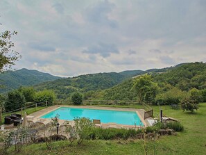 Pool - Holiday Home in Apecchio With Pool & Terrace (Apecchio)