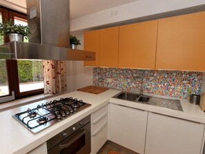 House | Private kitchen | Fridge, dishwasher, highchair