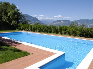 House | Pool | Outdoor pool - Mansion in San Valentino With Pool (San Valentino In Abruzzo)