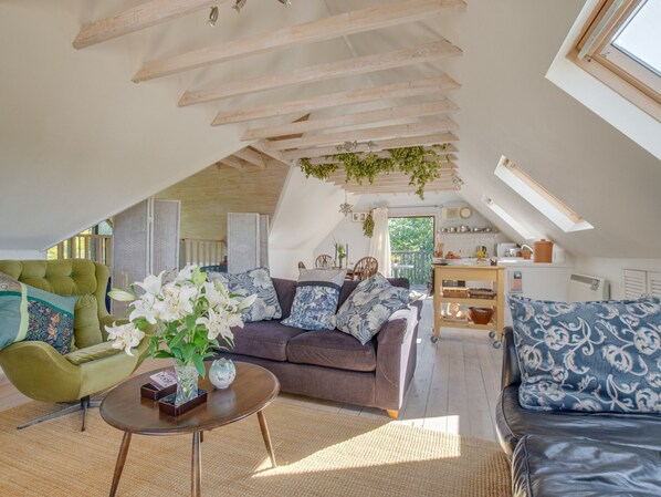 DVD player - Rustic Holiday Home in Goudhurst Kent With Parking (Cranbrook)