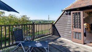 Balcony - Rustic Holiday Home in Goudhurst Kent With Parking (Cranbrook)
