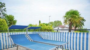 Balcony - Boutique Villa in Villaggio Taunus With Garden (Numana)
