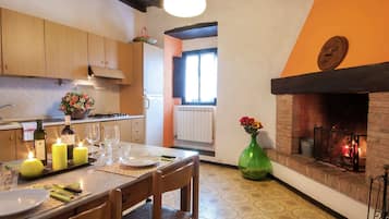 2 bedrooms, individually furnished, bed sheets