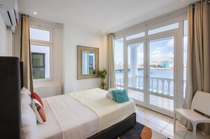 2 habitaciones y espacio para trabajar con laptop 