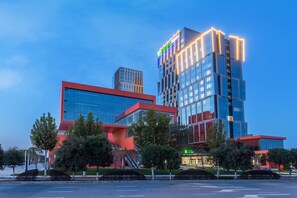 Exterior - Holiday Inn Express Xi'An Intl Trade & Logistic Park by IHG (Xi'an)