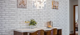  Ultimate Stone Mountain Escape – Sleeps 20+ I Game Room I Cinema