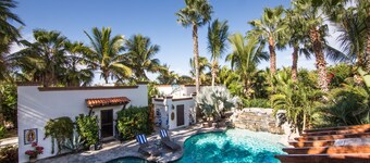 CasaCascadaCerritos Palm casita a tropical  paradise poolside, walk to the beach