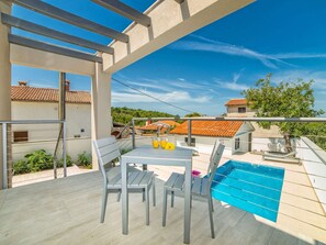 Villa | Dining