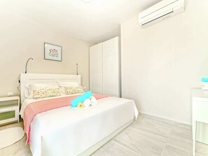 Villa | 3 bedrooms, individually furnished, bed sheets - Modern Villa in Salakovci With Private Pool (Labin)