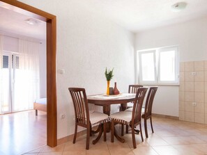 Apartment | Dining