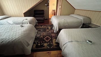 4 bedrooms, WiFi, bed sheets