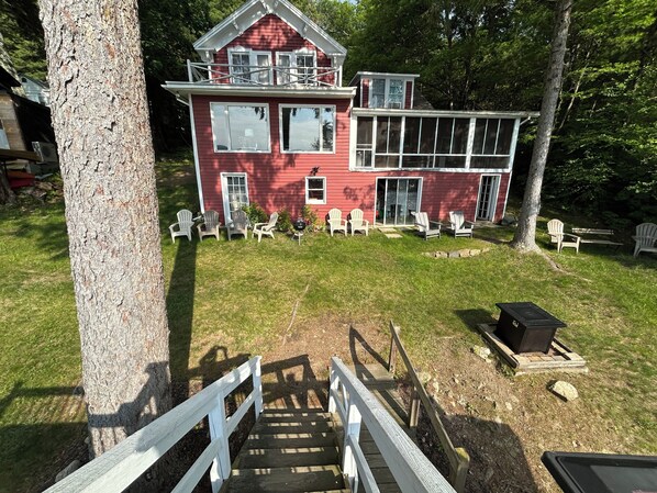 Terrace/patio - Perfect Lakefront Vacation Home on Lake George, NY with Dock Space (Lake George)