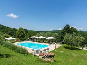Casa | Piscina | Una piscina al aire libre