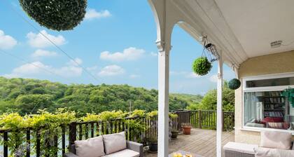 Cozy Holiday Home in Morval With Private Garden