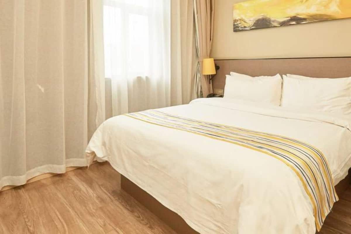 business double room | desk, blackout curtains, iron/ironing board, free wifi