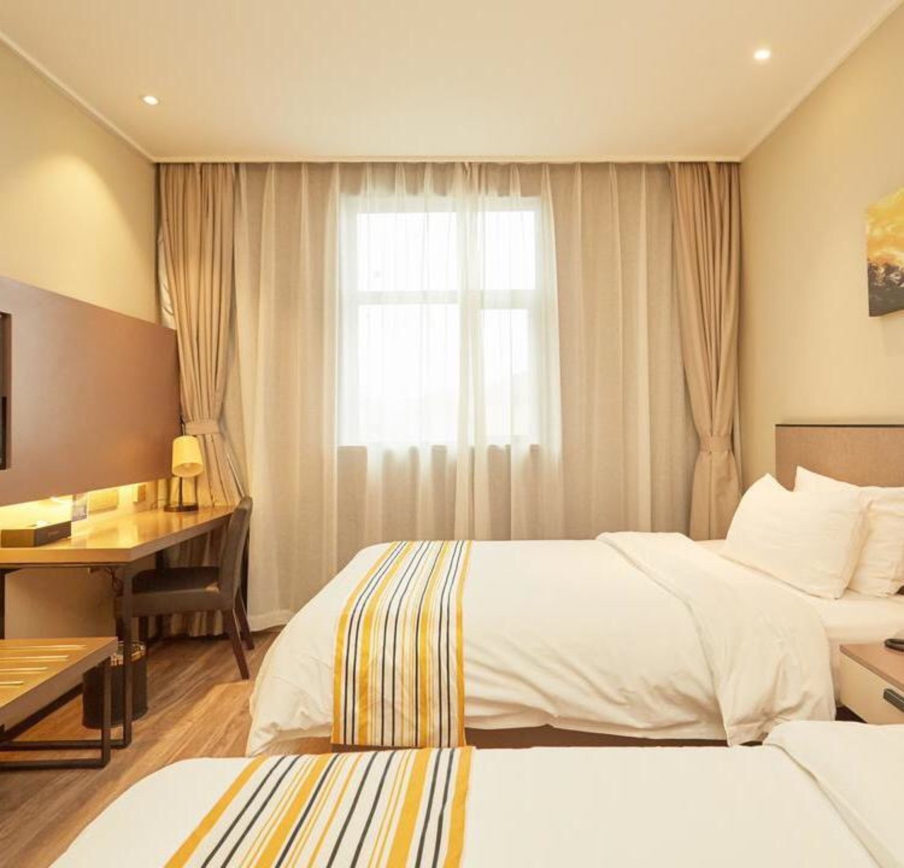 exclusive twin room | desk, blackout curtains, iron/ironing board, free wifi